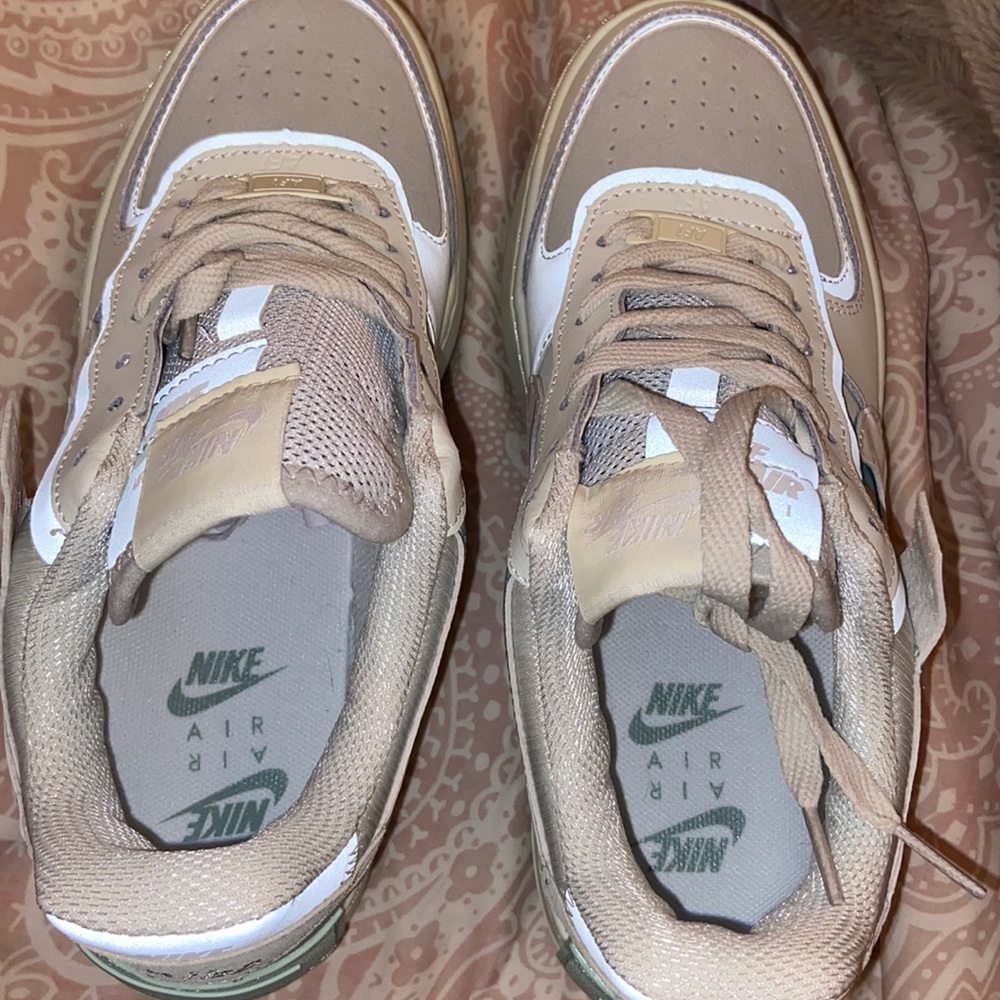 Nike Air Force 1 shadow